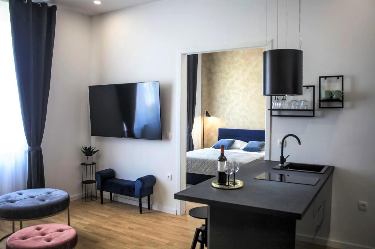 Hedone City Luxury Apartments With Free Parking Pula Exterior photo