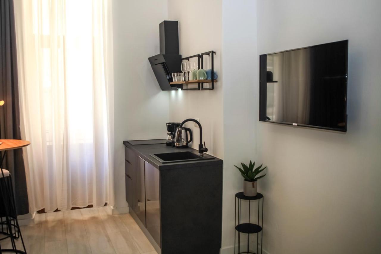 Hedone City Luxury Apartments With Free Parking Pula Exterior photo